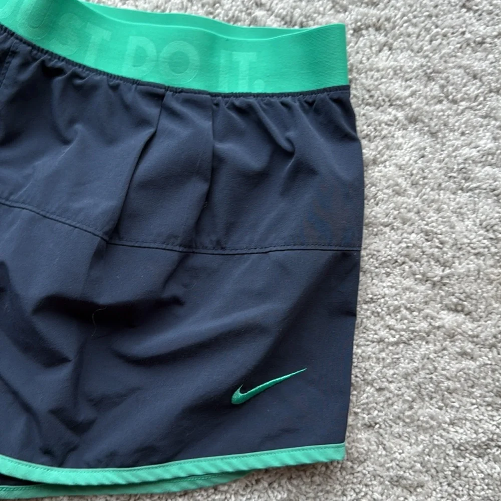Women NIKE DRI-FIT Shorts Size‎ Small “Just Do It” Band - Picture 5 of 5